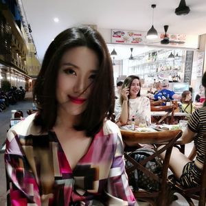 Meet your Posher, Iris